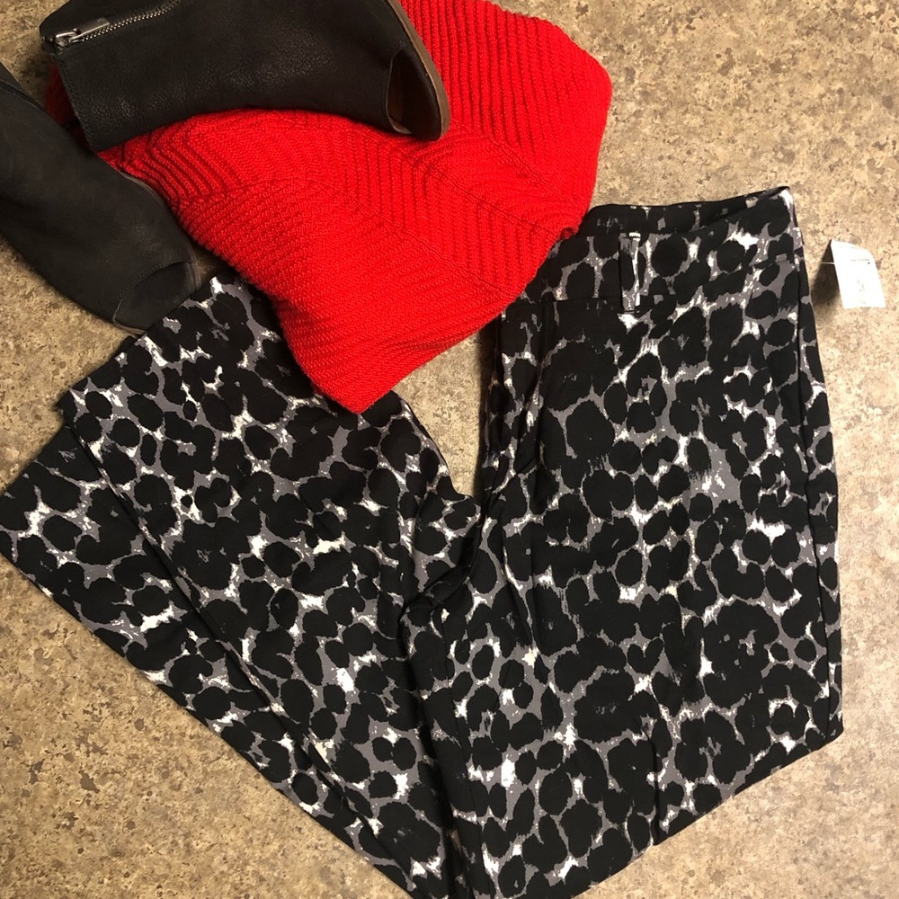 PRICE ⬇️ Animal print pants